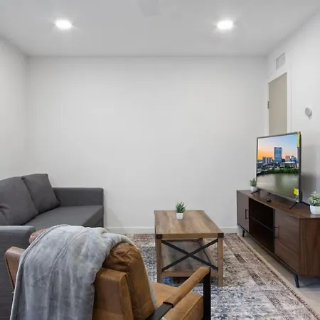 Brand New Unit 5 Min To Austin Apartment